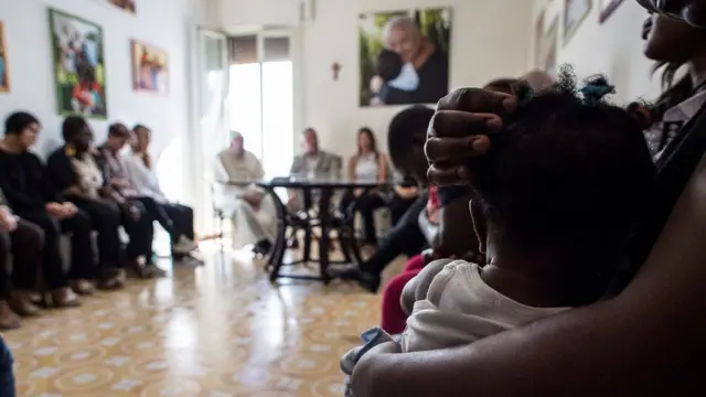 Papa Francesco bir heyeti kabul ederken