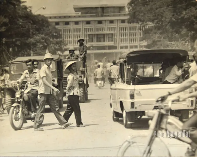 Dinh Độc Lập ngày 30/4/1975 lúc 14 giờ 