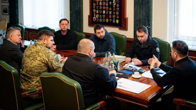 Давид Арахамія під час наради української переговорної групи із президентом, січень 2026