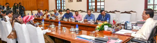 Facebook/Maithripala_Sirisena