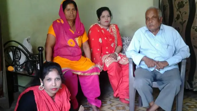 પરિવાર સાથે રફીકભાઈની તસવીર