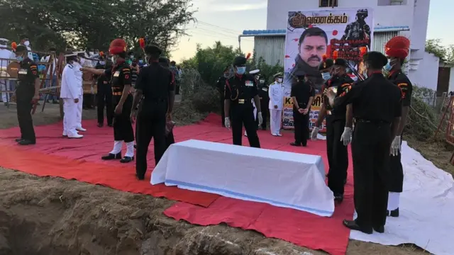 ராணுவ வீரர் பழனியின் உடல்