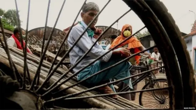 సెకండ్ వేవ్ సమయంలో పేదలకు ఆహార ధాన్యాల కోసం రూ.26 వేల కోట్లను ఖర్చు చేస్తామని ప్రభుత్వం తెలిపింది.