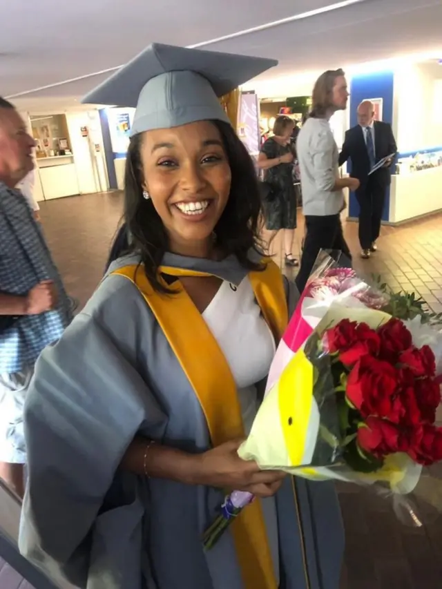 ቨነሳ ጸሃየ ሎሚ 24 ሓምለ 2019 ካብ ዩኒቨርሲቲ ሰዋስ ተመሪቓ