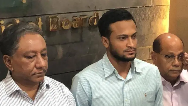 নিষেধাজ্ঞার পর সংবাদ মাধ্যমের সামনে সাকিব