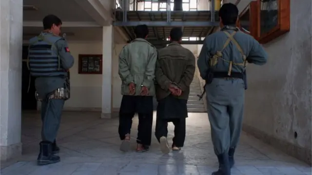یی
