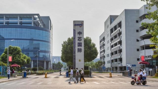 中芯國際是世界領先的集成電路晶圓代工企業之一，也是中國內地規模最大、技術最先進的芯片企業。