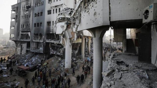 حماس می‌گوید این بیمارستان که زمانی بزرگترین مرکز درمانی غزه بود کاملا از سرویس خارج شده است