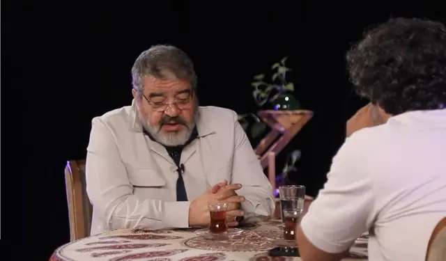 غلامرضا جلالی در مصاحبه با برنامه «روایت جنگ»، ساخته جواد موگویی مستندساز، گفت «روز حمله اسرائیل در منزل بودم و با صدای انفجار بیرون آمدم و درجا بر سر کار رفتم