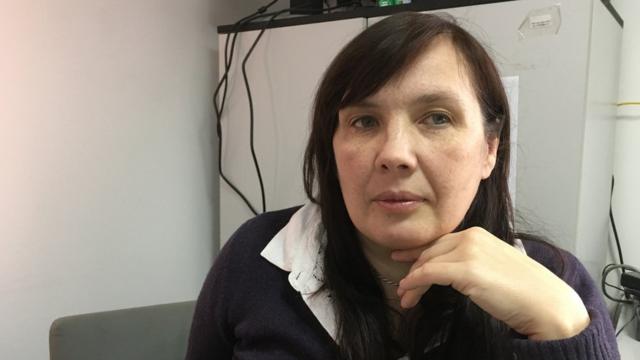 Alyona Sadikova, diretora do abrigo de mulheres