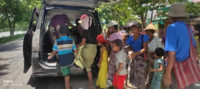 မေ ၂၄ ရက်မှာ တိုက်ပွဲပြင်းထန်ခဲ့တဲ့ တောင်ငူမြို့နယ် စပါးကြွယ်ကျေးရွာက တိမ်းရှောင်လာသူတွေ