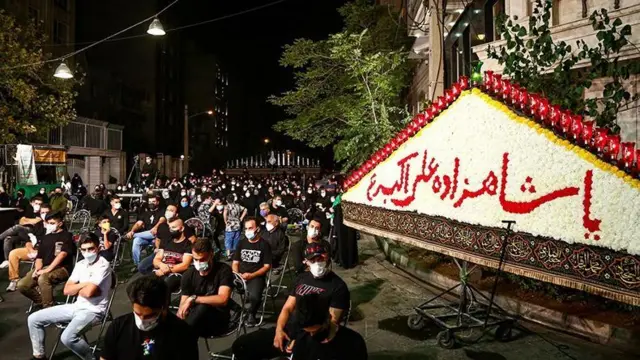 مذهبی صورتی