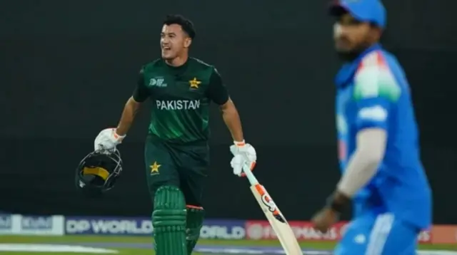 معاذ صداقت، پاکستان کرکٹ