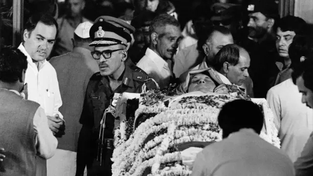 ઇંદિરાના પાર્થિવ દેહની તસવીર