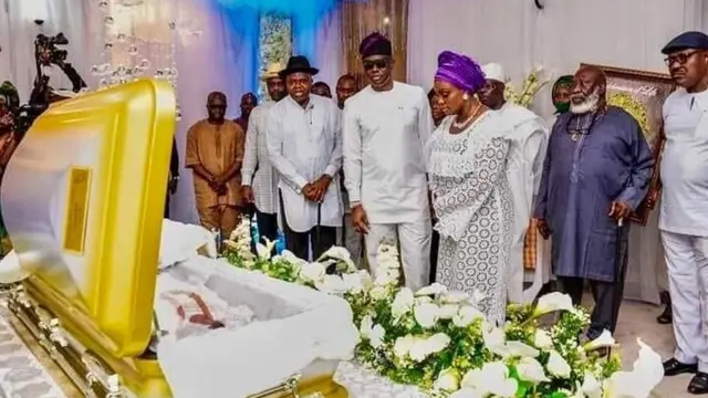 Gomina Seyi makinde n dagbere fun iya rẹ