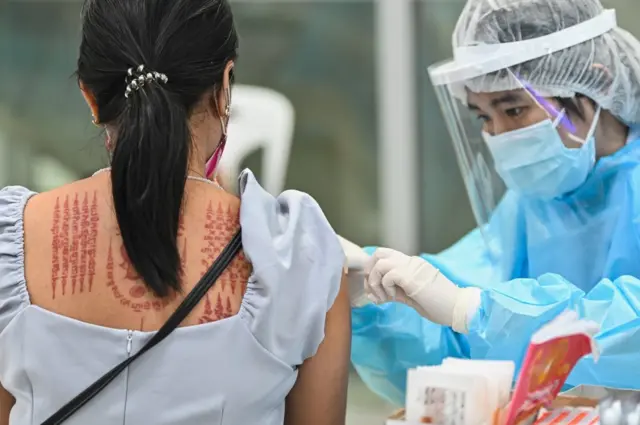 ฉีดวัคซีน