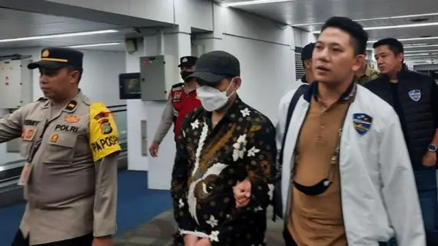 Polisi telah menetapkan peneliti Badan Riset dan Inovasi Nasional (BRIN), Andi Pangeran Hasanuddin, sebagai tersangka kasus ujaran kebencian.