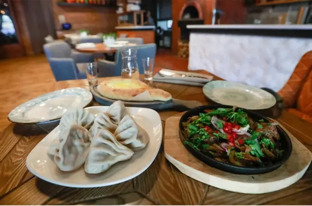 啤酒通常和金卡裏搭配