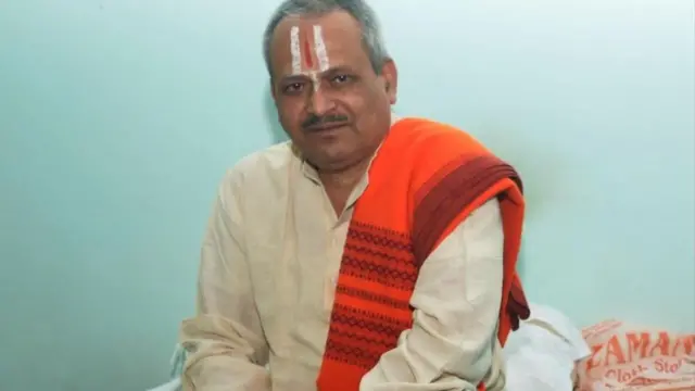 पूर्व मीमांसा विषय के विभागाध्यक्ष प्रोफ़ेसर कमलाकांत त्रिपाठी