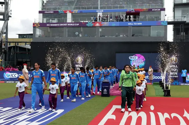 50 ஓவர் முடிவில் இந்திய அணி 247 ரன்களை சேர்த்தது.