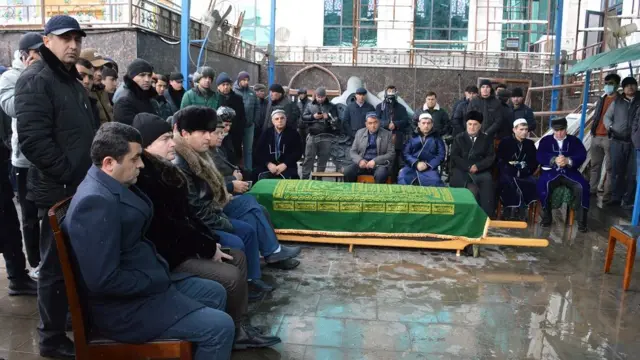 مراسم خاکسپاری دولتمند خال