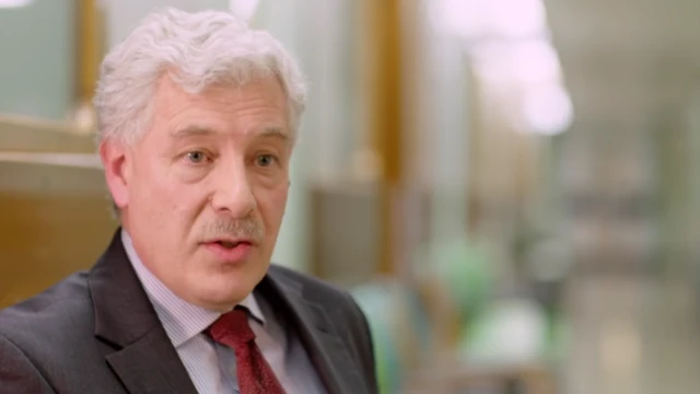 Basil Sharrack, neurólogo del hospital Royal Hallamshire, en Sheffield, Inglaterra