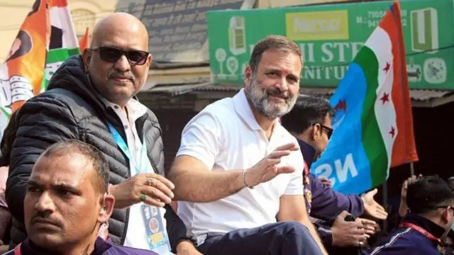 राहुल गांधी आणि अजय राय