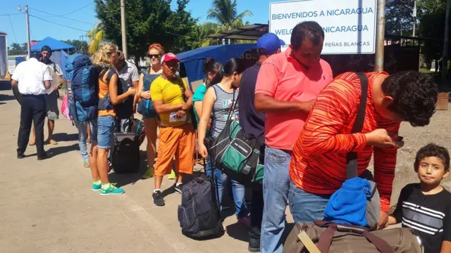 Черга на кордоні