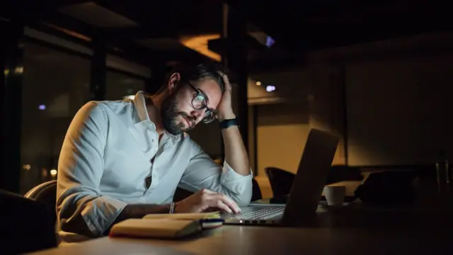 bankir, wall street, goldman sach, stres, burnout, kelelahan, jam kerja