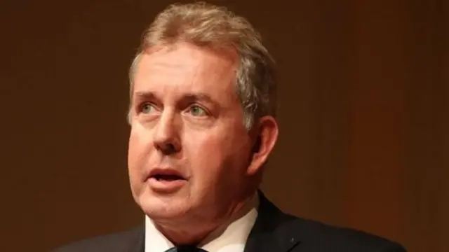 டிரம்பை கடுமையாக விமர்சித்திருந்த அமெரிக்காவுக்கான பிரிட்டன் தூதர் ராஜிநாமா