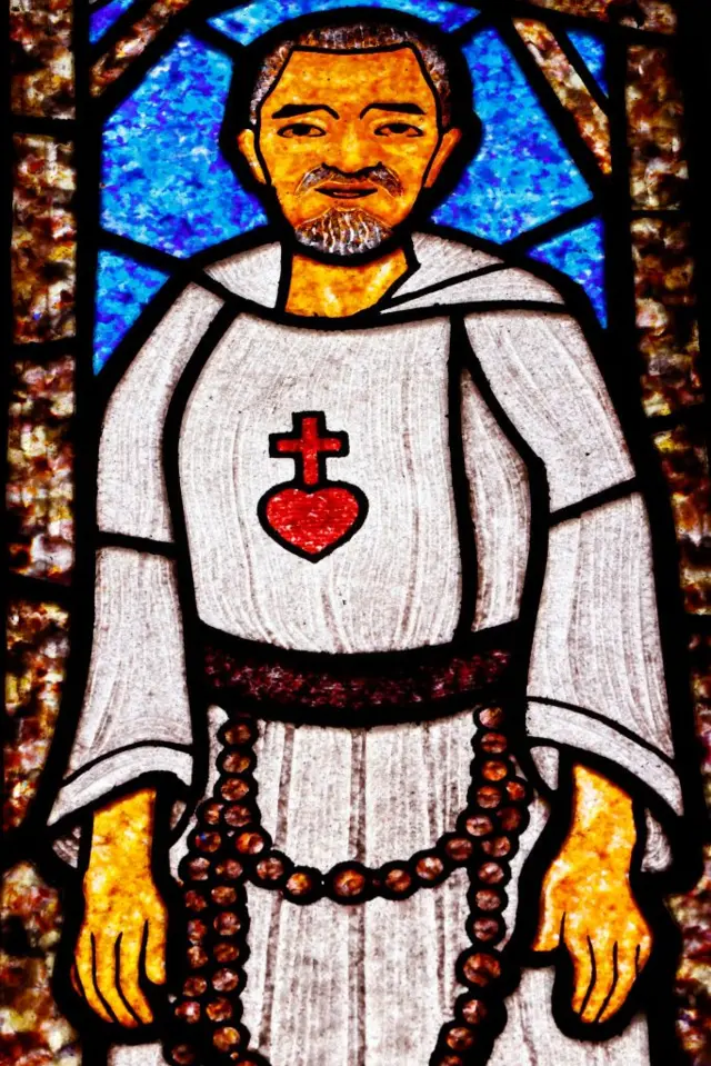Vitral de Charles de Foucauld.
