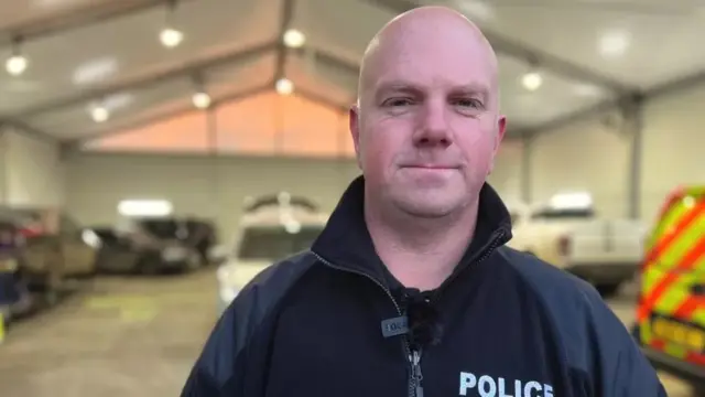 پولیس اہلکار