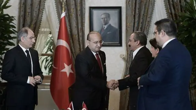 Eizenstat, gizli toplantıda Türkiye'de barış görüşmelerinin yeniden başlaması gerektiğinin düşünüldüğünü de aktarıyor.