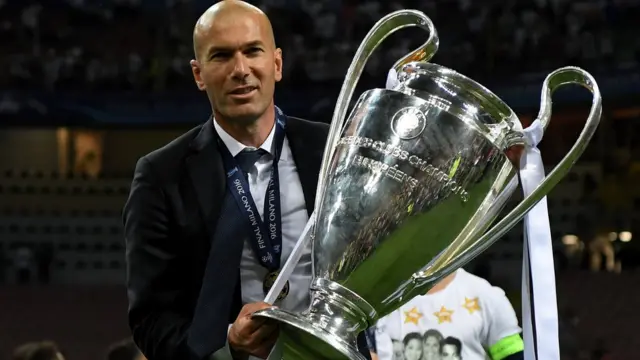 Hé lộ đề nghị không tưởng của Man Utd cho Zidane, cựu HLV Real Madrid làm 'vua' tại Old Trafford