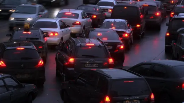 Пробка на дорогах, іномарки