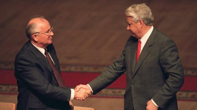 Mikhail Gorbachev e Boris Yeltsin