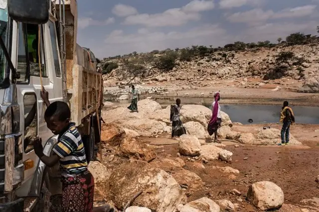 อดตาย, อดอยาก, ภัยแล้ง, โซมาเลีย, กาโรเว, ค่ายผู้พลัดถิ่น, วิกฤตภัยแล้ง