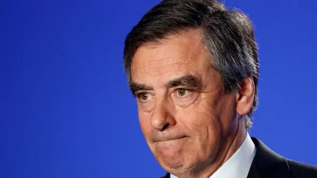 مرشح يمين الوسط للرئاسة الفرنسية، فرانسوا فيون، يعلن مواصلة حملته الانتخابية، خلال مؤتمر صحفي يوم 3 مارس / آذار 2017