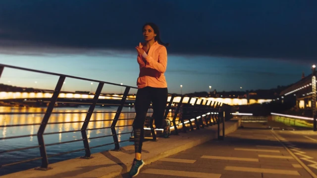 연구에 따르면 의지력에 대한 제한되지 않은 믿음을 가진 사람들이 운동할 동기를 더 쉽게 찾아낸다