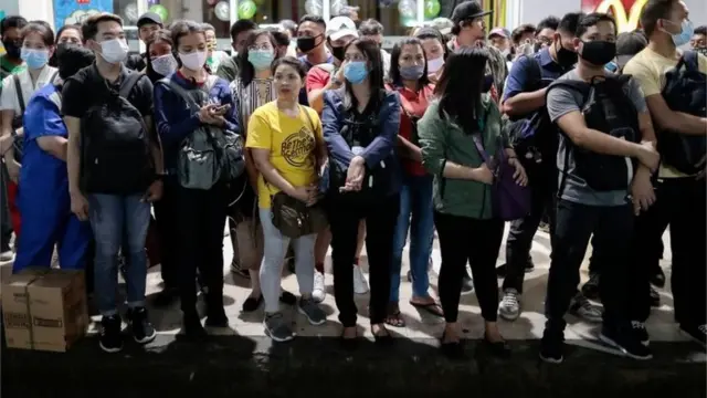 ภาพคนสวมหน้ากากอนามัย