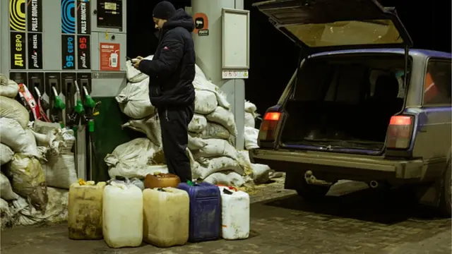 Щоб була електрика, одного генератора замало, - для нього постійно потрібно пальне