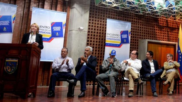 Ortega y miembros de la oposición venezolana.