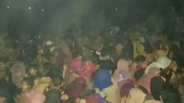 নৌকা থেকে উদ্ধার করা রোহিঙ্গা শরণার্থীদের কয়েকজন