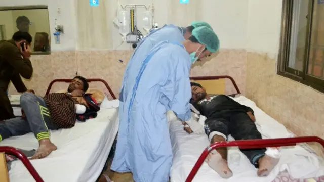 ہسپتال میں زخمیوں کا علاج جاری ہے