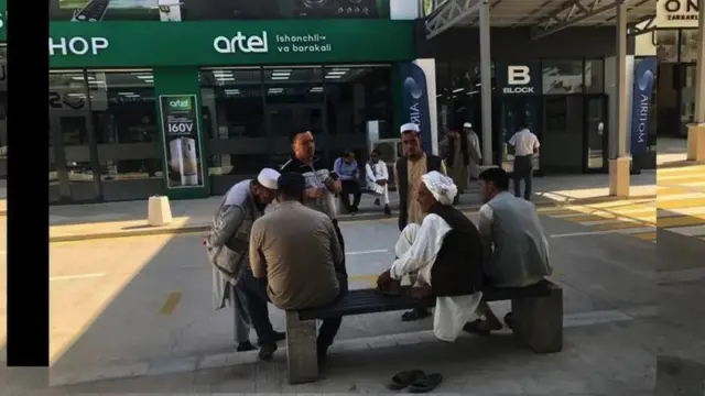 Аввалроқ афғонистонлик суҳбатдошлар бозорда азон товуши эшитилмаслигидан нолишган эди.