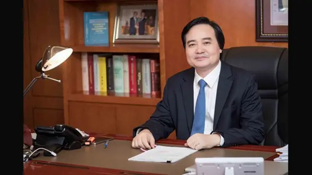 Bộ trưởng Phùng Xuân Nhạ