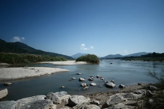 แม่น้ำโขง, เชียงของ, เชียงแสน, เชียงราย, เวียงแก่น, คอนผีหลง, คอนผีหลวง, ระเบิดเกาะแก่ง, โครงการปรับปรุงร่องน้ำ, แผนพัฒนาการเดินเรือระหว่างประเทศ, มติ ครม. 27 ธ.ค.2559