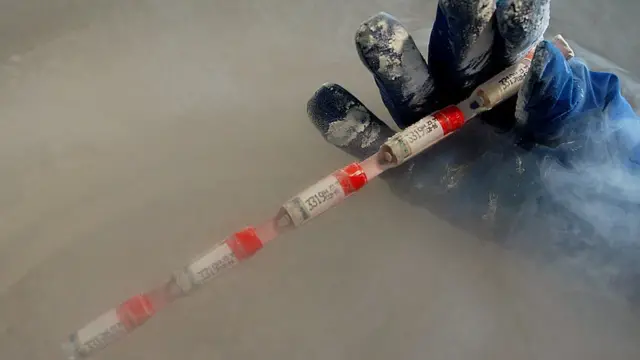 пробірки з замороженою спермою