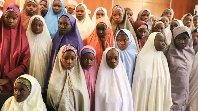 'Yan Matan Dapchi tare da Buhari