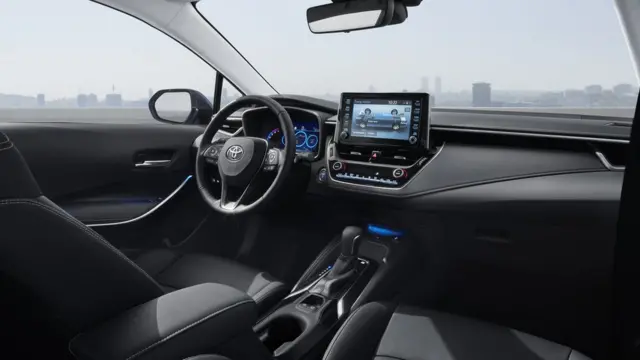 تویوتا کرولا